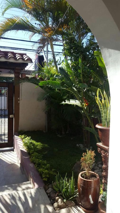 Hotel El Super 8 Santa Cruz de La Sierra Bagian luar foto